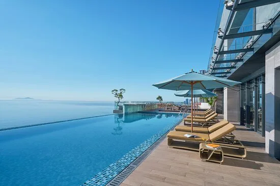 Vacation Rentals vs. Traditional Hotels: The Ultimate Accommodation Guide for Modern Travelers